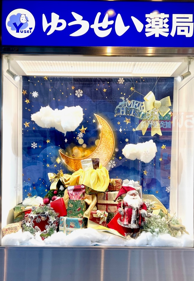 ショウウィンドがクリスマスバージョンへ